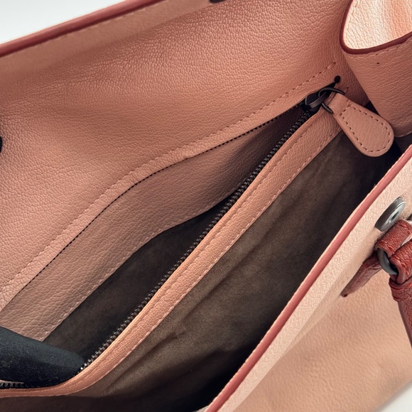 Bottega Veneta Two-Tone Leather Tote Bag with Intrecciato Details - Picture 13 of 14